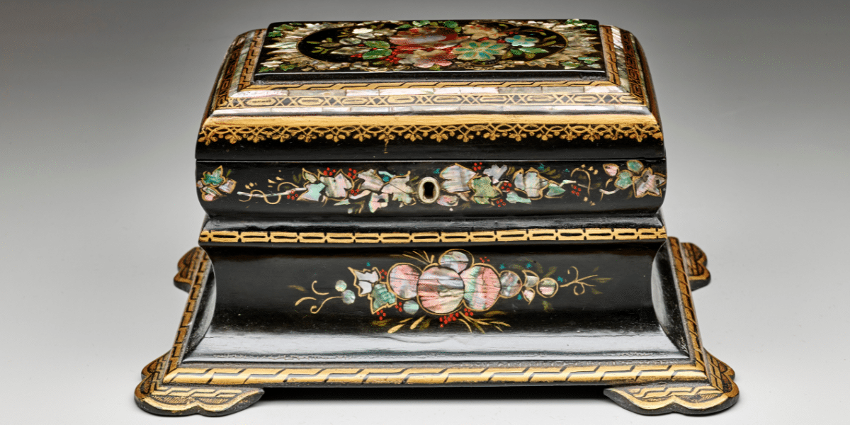 tea thing-tea caddy-19th century